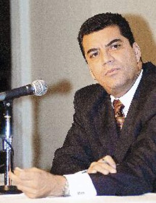 Elvin Santos dice que Mel no lo regaña
