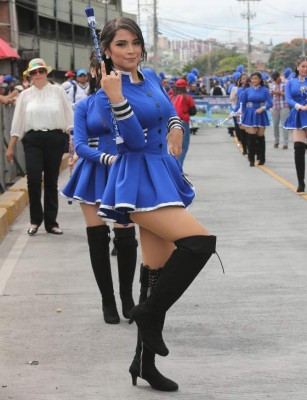 Bellezas que arrancaron suspiros en los desfiles patrios