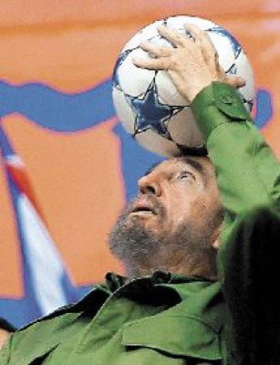 Castro posee fortuna de 900 millones de dólares