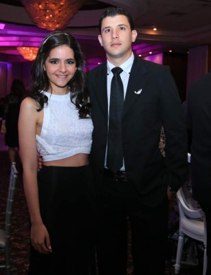 Emoción que los novios celebraron