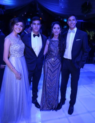 La EIS festeja a sus graduados 2015