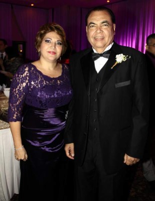 Dieron el sí con el roce de un beso