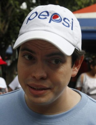 'Caminando con amor” sigue calzando a más niños