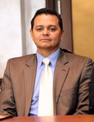 Magistrado denunciado queda fuera de comisión