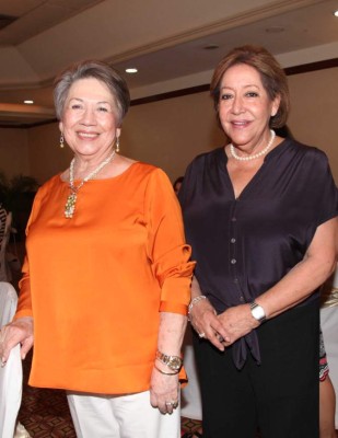 Fraternidad capitalina en un alegre almuerzo