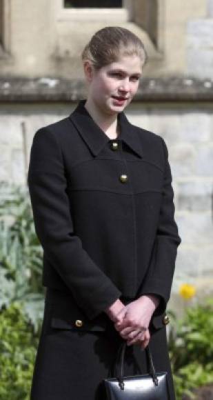 La joven de 17 años de edad ocupará un rol más prominente en la realeza británica junto a sus padres tras la retirada de su primo, el príncipe Harry, de los deberes reales.