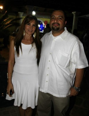 Erika Fajardo y Jaime Aguilar despiden su soltería