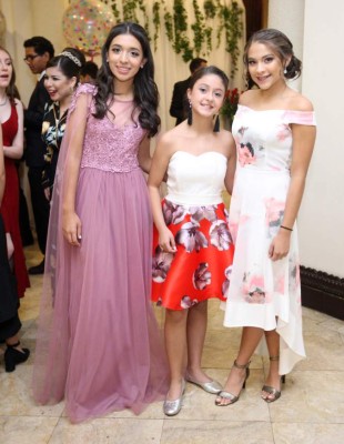 Dicha por cumplir los quince años