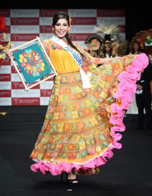 Hondureña se luce con traje típico en Miss Internacional en Japón