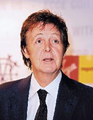 Retira cuadros millonarios de la casa de Heather Mills