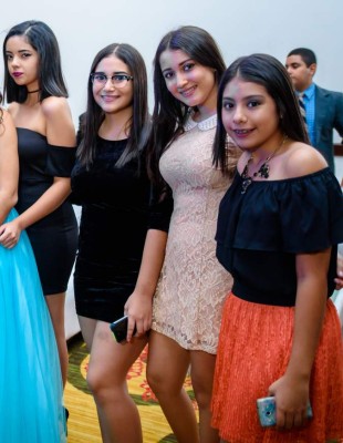 Fiesta en rosa para Angie Morales Reconco