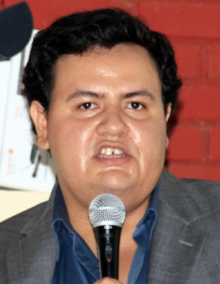 Universitarias corren peligro por automedicación, según estudio