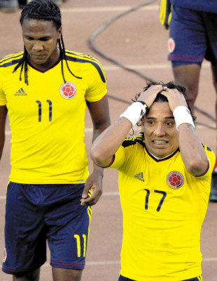 Perú sorprendió a Colombia y está en semis