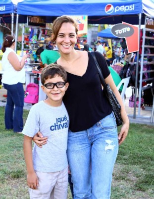 Juan Aguirre y Natalie Cáceres.