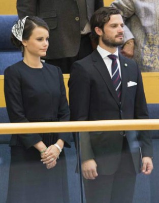 El príncipe Felipe estuvo al lado de su prometida todo el tiempo.