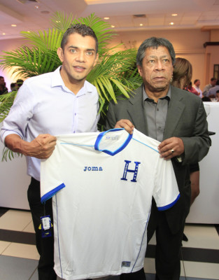 Presentan camiseta de la Selección de Honduras para el Mundial