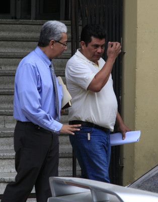 Comparecen dos contratistas de la basura ante la Fiscalía