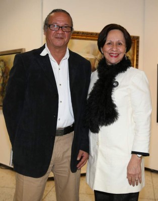 Banco Atlántida reconoce a Miguel Ángel Ruiz Matute