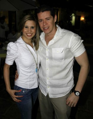 Erika Fajardo y Jaime Aguilar despiden su soltería