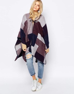 Las túnicas ponchos se vuelven a poner de moda