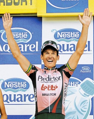 Se cayó, se levantó y ganó