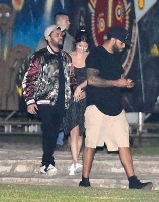 Selena Gómez y The Weeknd romanceando en Buenos Aires
