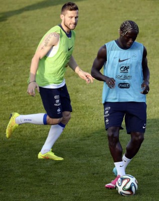 Francia prepara su estrategia a puertas cerradas