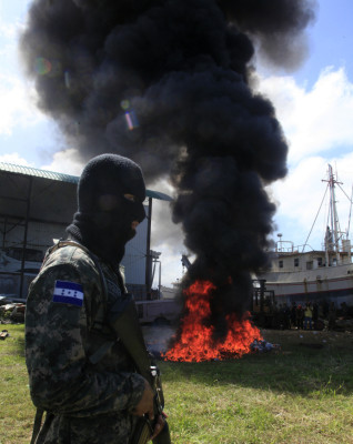 Incineran 2,098 kilos de cocaína en la Base Naval