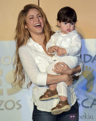 Shakira da una clase de historia a su hijo Milan