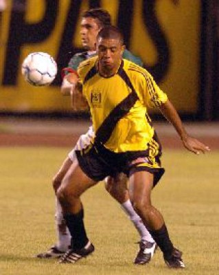 El Hispano vence al Bronco de la Universidad