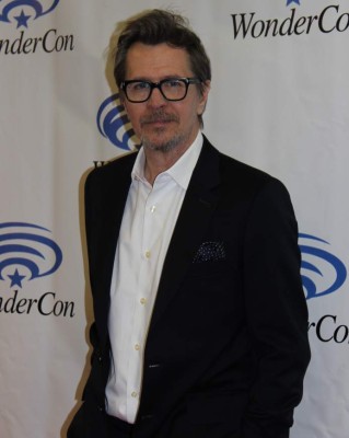 Gary Oldman pide disculpas por comentarios antisemitas