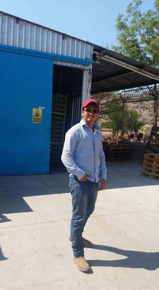 Mendoza era ingeniero agrónomo, graduado en la Universidad Nacional de Agricultura (UNAG). 
