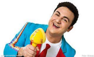 Diego César Topa, creador, productor y protagonista de la serie infantil ‘Junior Express’, se ha consolidado como uno de los actores más destacados de Argentina. Su personaje, Topa, es un capitán alegre y optimista que, junto a su tripulación de amigos, vive aventuras emocionantes mientras viaja en el Junior Express.