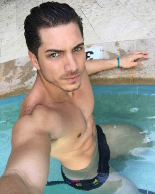 (FILES) In this file photo taken on December 9, 2013 International terrorist Ilich Ramirez Sanchez (R), aka Carlos, arrives at the Criminal Court of the Palais de Justice in Paris.Ilich Ramirez Sanchez, also known as Carlos, is on trial March 5 for the attack against the Drugstore Publicis who had two dead and 34 wounded in Paris, in 1974. Figure terrorism of the years 1970-1980, he had been convicted for this crime - and for the third time - to life imprisonment in March 2017 by a special sitting court. / AFP PHOTO / Bertrand GUAY