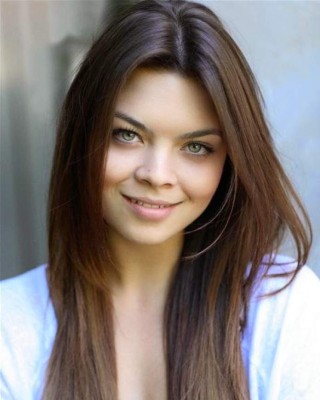 Actriz de 'Harry Potter' posa en revista para caballeros  