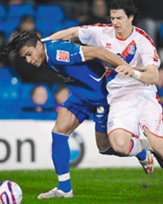 Figueroa dio asistencia, pero el Wigan cayó