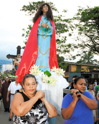 Masiva concurrencia en el Santo Entierro
