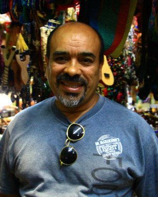 En agonía negocios de artesanías del Guamilito