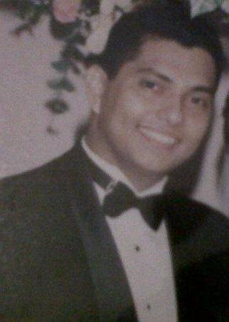 Esta fotografía de Renato Robleta fue tomada en el 2002, en el día de su boda. Tenía más de 20 años de matrimonio. 