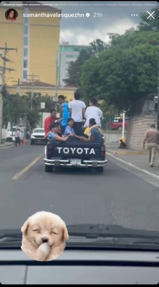 En sus historias de Instagram Samantha compartió que mientras conducía por las calles de Tegucigalpa, un grupo de jovencitos comenzó a lanzarse besos, lo que provocó gracia en la presentadora y comenzó a grabarlos. 