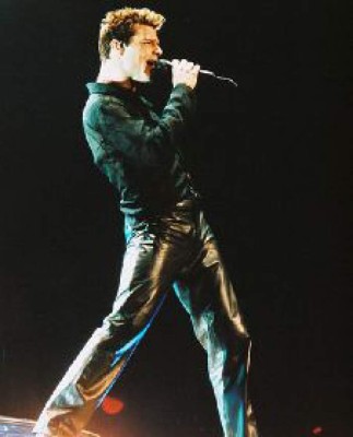 Ricky Martin iniciará 'Blanco y Negro Gira 2007' en Puerto Rico