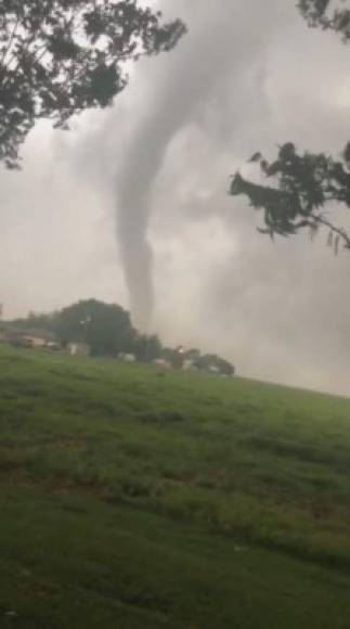 La alerta de tornados se mantiene para Texas, Oklahoma y Kansas.