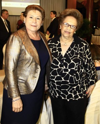 Banquero hondureño Jorge Bueso Arias es homenajeado