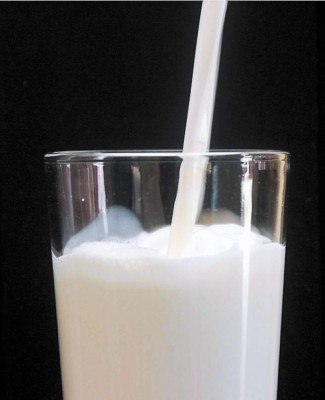 Leche, exfoliante para piel y manos