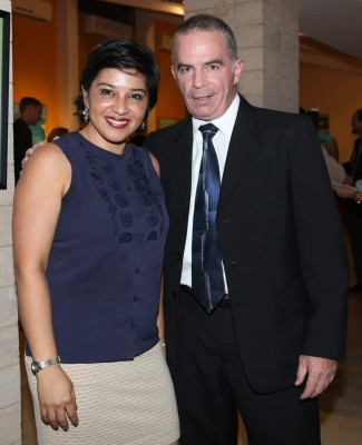 Doble fiesta social en Embajada de Estados Unidos