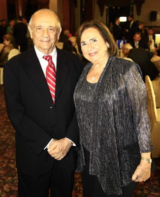 Banquero hondureño Jorge Bueso Arias es homenajeado