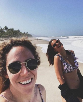 Actriz de 'Mi gorda bella' sale del clóset con romántica foto junto a su novia