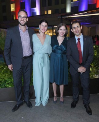 Los invitados a la fiesta de independencia de EEUU en Honduras