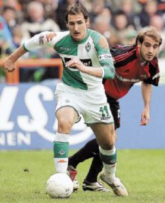 El Bremen sigue en persecución