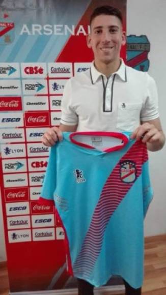 Ryduan firmó su primer contrato como profesional con el Arsenal de Sarandí en el 2017. En dicho club se formó.